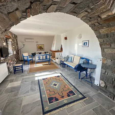 Drionisi In Tzanes, Paros - 6 Guests Holiday home *