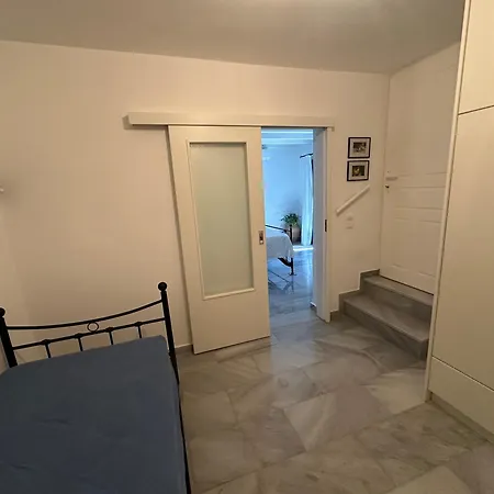 Drionisi In Tzanes, Paros - 6 Guests Holiday home