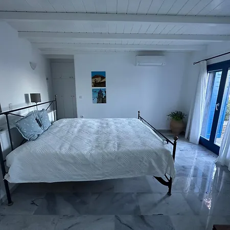 Drionisi In Tzanes, Paros - 6 Guests Holiday home Chrisi Akti (Paros)